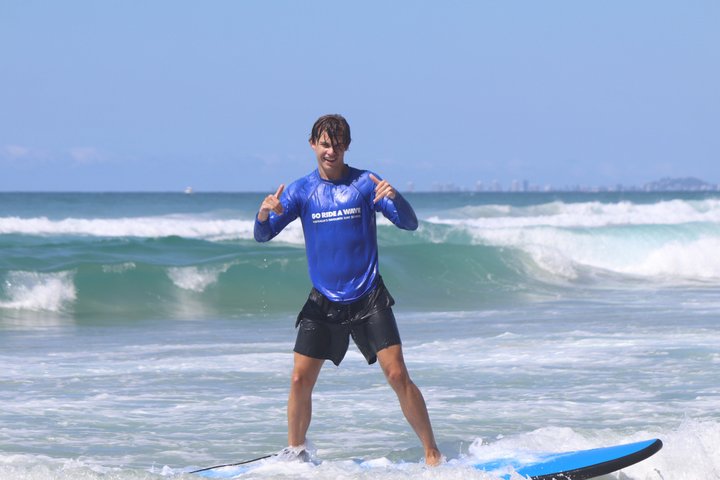 Lernen Sie surfen mit qualifizierten Ausbildern an den berühmten goldenen Stränden von Surfers Paradise, Gold Coast, Foto 11 | wizardtrip