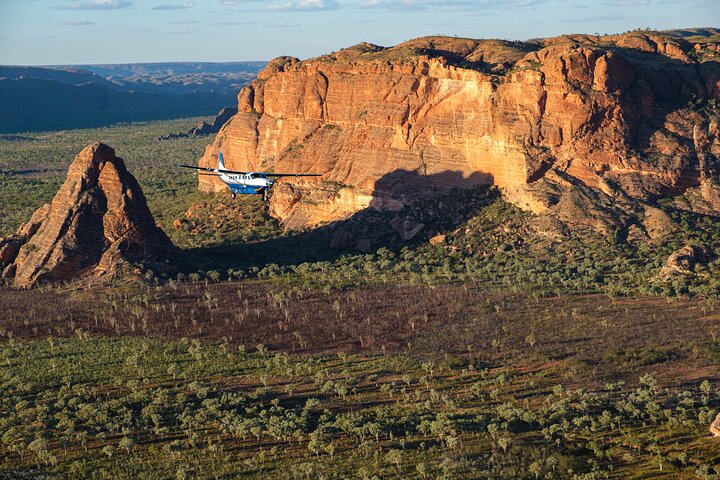 Naturskøn flyvning over Bungle Bungle Range og Cathedral Gorge-vandretur i Vestaustralien, foto 6 | wizardtrip