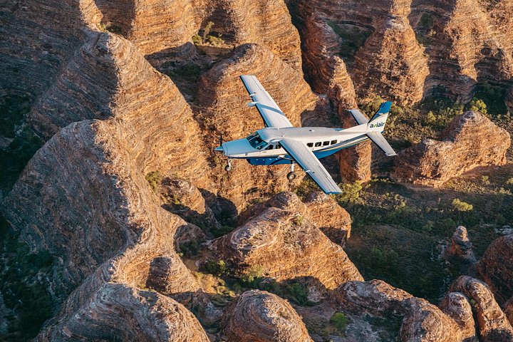 Naturskøn flyvning over Bungle Bungle Range og Cathedral Gorge-vandretur i Vestaustralien, foto 8 | wizardtrip