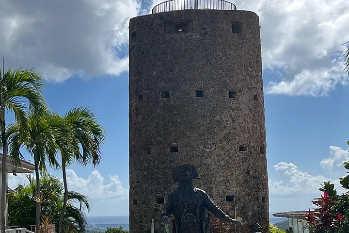 Visite guidée privée de St Thomas, avec des points de vue panoramiques, des sites historiques, du shopping et la plage de Magens Bay, photo 26 | wizardtrip