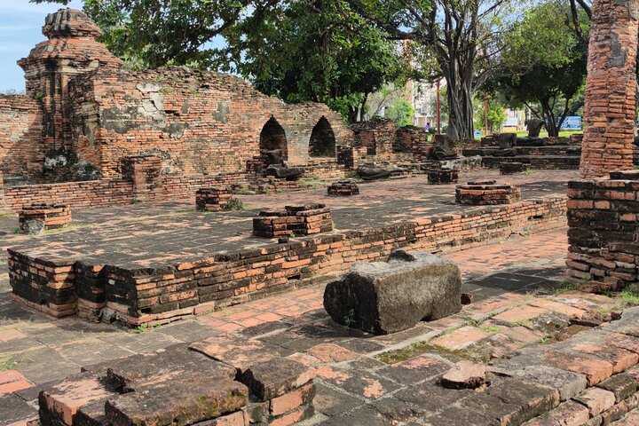 Utforska de magnifika antika templen och Buddhastatyerna i Ayutthaya, Thailand, foto 11 | wizardtrip