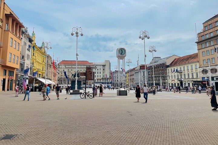 Zagreb walking tour exploring Old Town landmarks, WW2 tunnels, and the funicular, photo 6 | wizardtrip