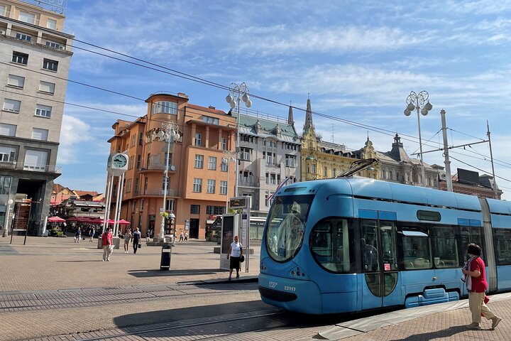 Zagreb walking tour exploring Old Town landmarks, WW2 tunnels, and the funicular, photo 15 | wizardtrip