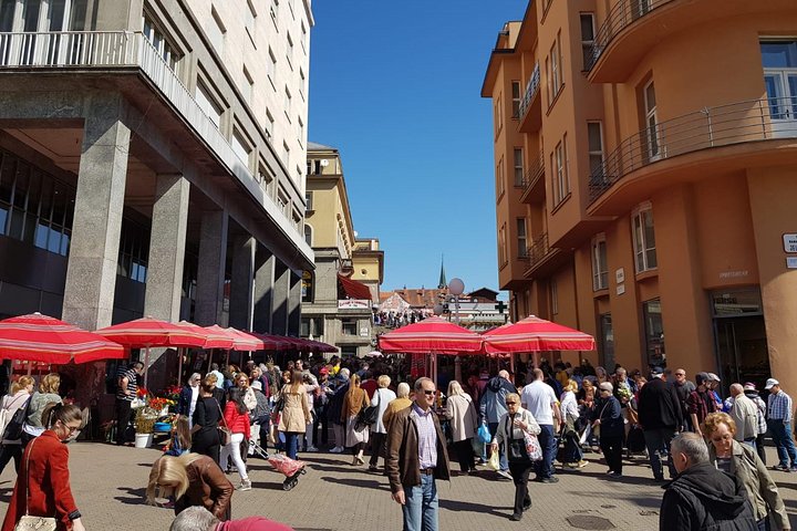 Zagreb walking tour exploring Old Town landmarks, WW2 tunnels, and the funicular, photo 16 | wizardtrip
