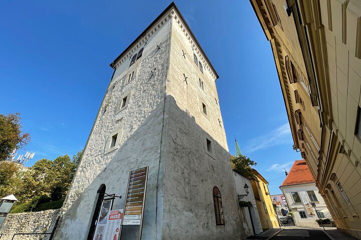 Zagreb walking tour exploring Old Town landmarks, WW2 tunnels, and the funicular, photo 24 | wizardtrip