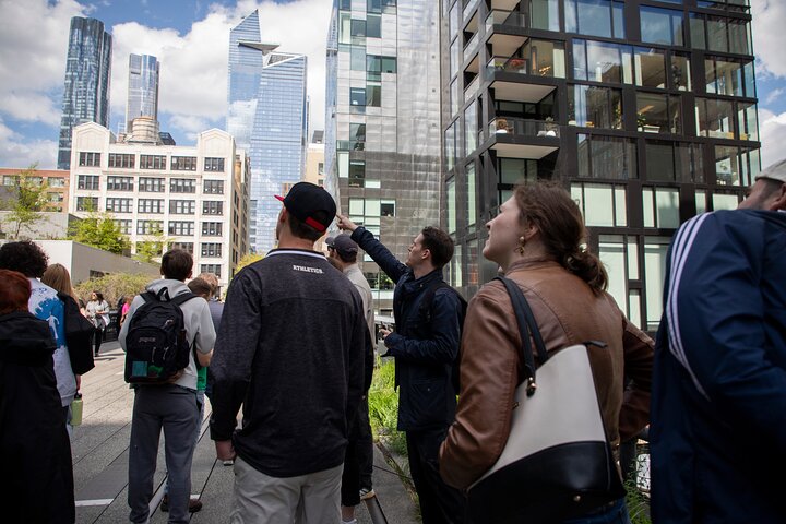 En guidet madtur, der udforsker Chelsea Market og The High Line i New York City, med lokale delikatesser og naturskøn udsigt, foto 12 | wizardtrip