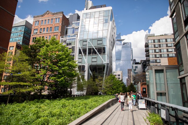En guidet madtur, der udforsker Chelsea Market og The High Line i New York City, med lokale delikatesser og naturskøn udsigt, foto 15 | wizardtrip