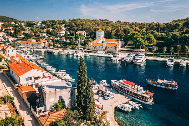Boottocht vanuit Split naar Blue Lagoon, Borkko Beach en het eiland Šolta met zwemmen, snorkelen en lunch, foto 12 | wizardtrip