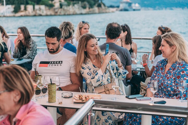Boottocht vanuit Split naar Blue Lagoon, Borkko Beach en het eiland Šolta met zwemmen, snorkelen en lunch, foto 15 | wizardtrip