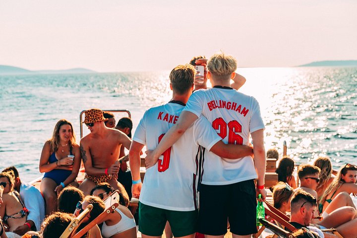 Boottocht vanuit Split naar Blue Lagoon, Borkko Beach en het eiland Šolta met zwemmen, snorkelen en lunch, foto 17 | wizardtrip