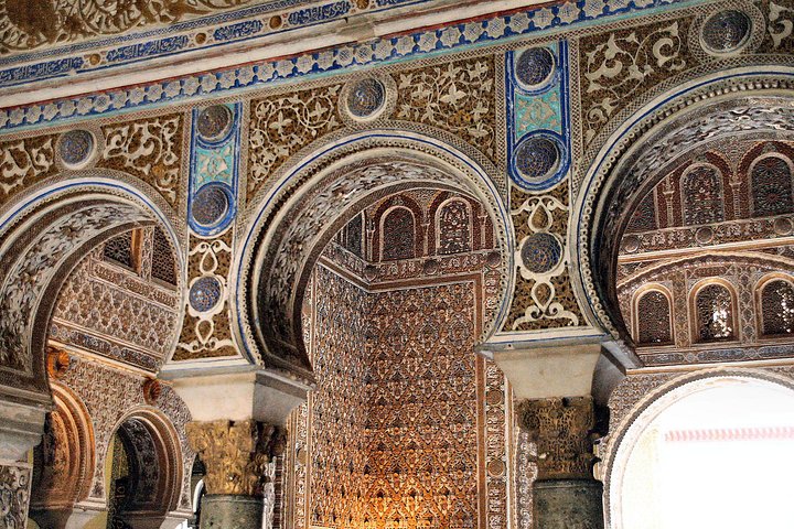 Guided tour of Seville's Alcazar and Cathedral, including the Giralda Tower and gardens, photo 7 | wizardtrip