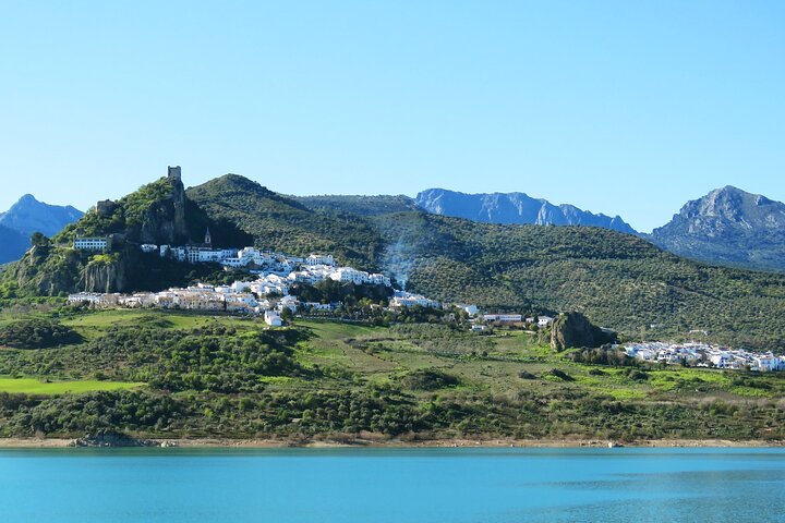Guided tour of the white villages and Ronda from Seville, showcasing Andalusian culture and landscapes, photo 15 | wizardtrip