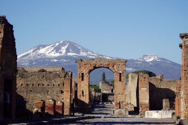 Tour de dia inteiro em pequeno grupo de Roma para Pompeia e Costa Amalfitana, com ruínas antigas e vilas costeiras cênicas, foto 16 | wizardtrip