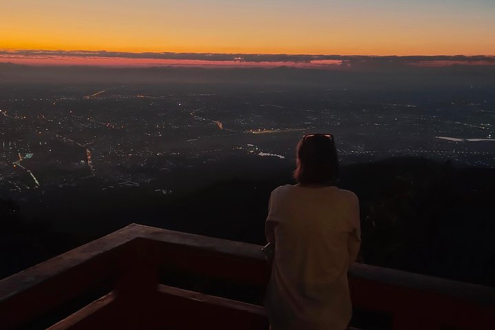 Spirituele zonsopgang tour bij Wat Phra That Doi Suthep tempel in Chiang Mai, Thailand, foto 7 | wizardtrip