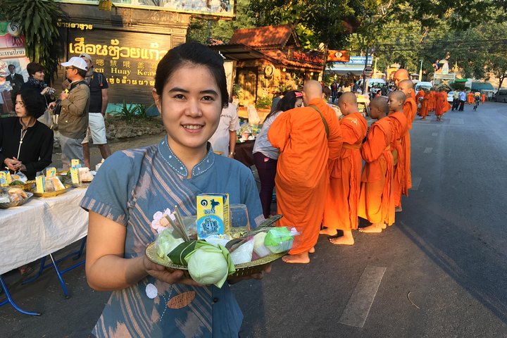 Spirituele zonsopgang tour bij Wat Phra That Doi Suthep tempel in Chiang Mai, Thailand, foto 10 | wizardtrip