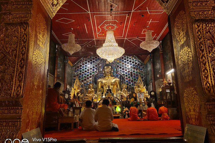 Spirituele zonsopgang tour bij Wat Phra That Doi Suthep tempel in Chiang Mai, Thailand, foto 19 | wizardtrip