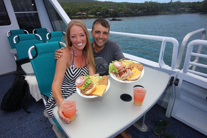 Snorkeling adventure in Maui to Molokini Crater and Turtle Town on a catamaran, photo 12 | wizardtrip