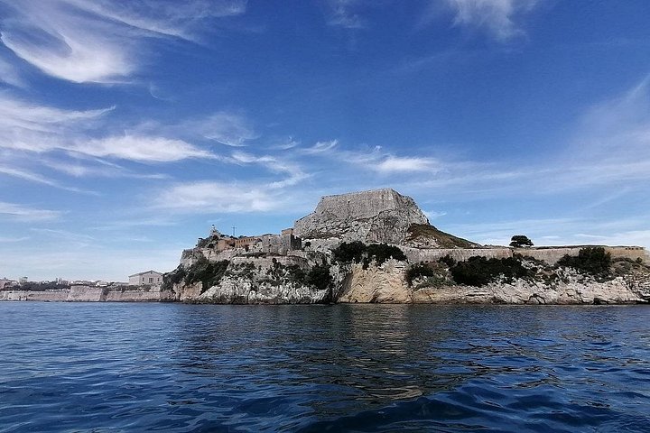 Croisière privée en yacht explorant le littoral de Corfou, les îles et la vieille ville historique, photo 19 | wizardtrip
