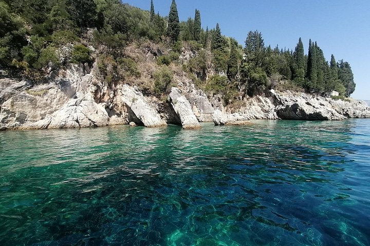Croisière privée en yacht explorant le littoral de Corfou, les îles et la vieille ville historique, photo 20 | wizardtrip