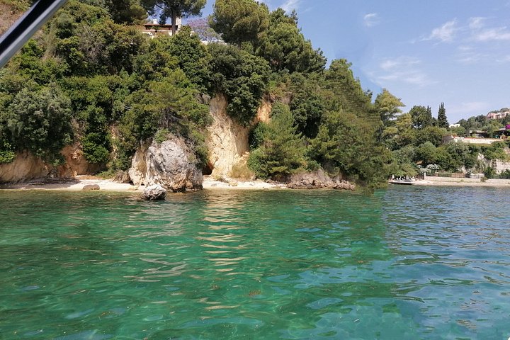 Croisière privée en yacht explorant le littoral de Corfou, les îles et la vieille ville historique, photo 26 | wizardtrip