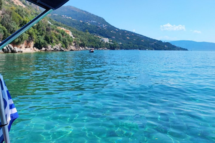 Croisière privée en yacht explorant le littoral de Corfou, les îles et la vieille ville historique, photo 28 | wizardtrip