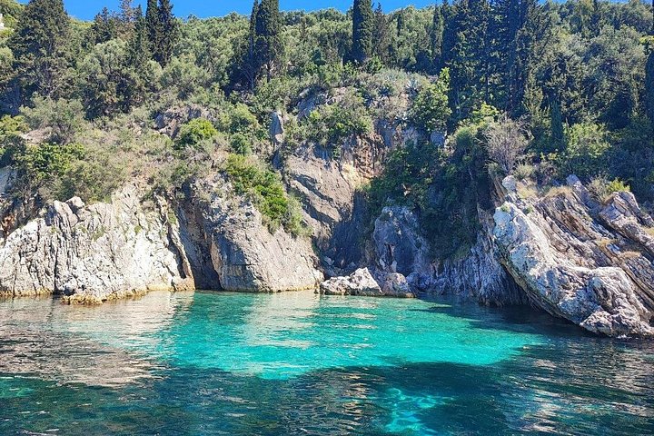Croisière privée en yacht explorant le littoral de Corfou, les îles et la vieille ville historique, photo 39 | wizardtrip