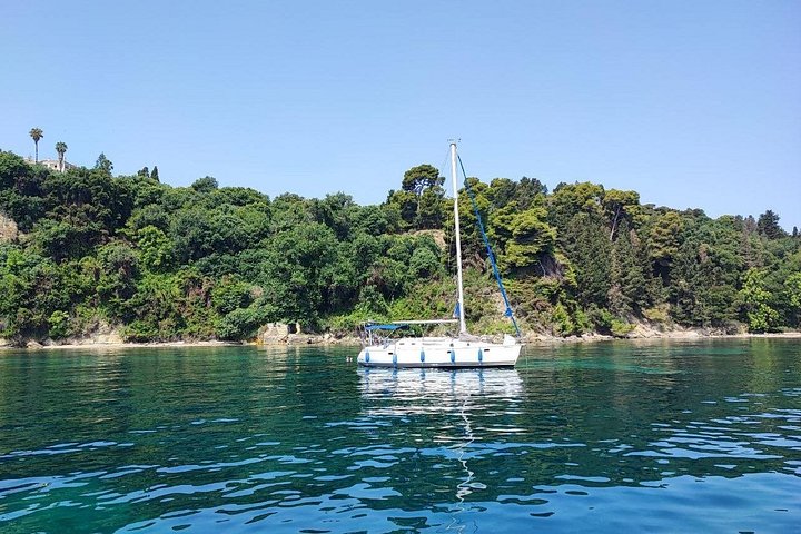 Croisière privée en yacht explorant le littoral de Corfou, les îles et la vieille ville historique, photo 41 | wizardtrip