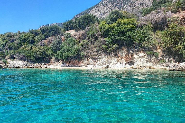 Croisière privée en yacht explorant le littoral de Corfou, les îles et la vieille ville historique, photo 42 | wizardtrip