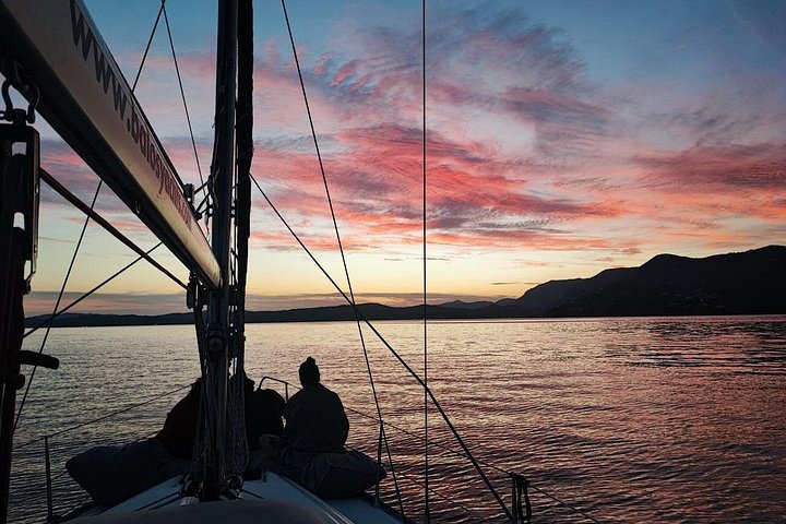 Croisière privée en yacht explorant le littoral de Corfou, les îles et la vieille ville historique, photo 47 | wizardtrip