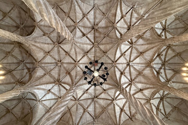 Entdecken Sie Valencias historische Wahrzeichen, darunter die Kathedrale, die Seidenbörse und die Kirche San Nicolás, Foto 7 | wizardtrip