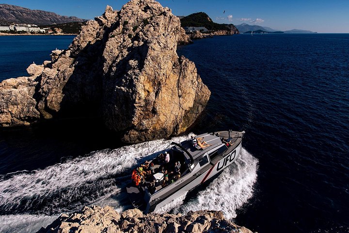 Bootstour in kleiner Gruppe zur Erkundung der Blauen Höhle und des Šunj Strandes bei Dubrovnik, mit Schwimmen und Schnorcheln, Foto 12 | wizardtrip