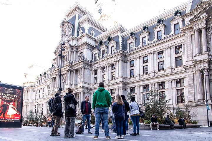 A guided food tour in Philadelphia featuring iconic local dishes and historic market exploration, photo 6 | wizardtrip