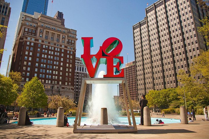 A guided food tour in Philadelphia featuring iconic local dishes and historic market exploration, photo 9 | wizardtrip