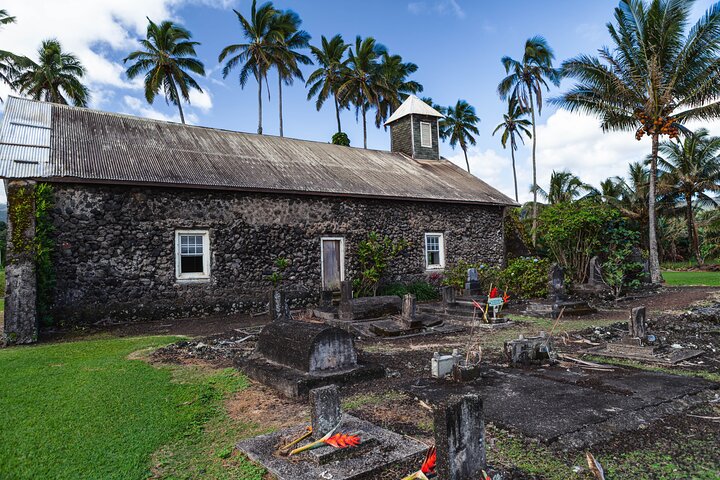 Malerische Road to Hana Tour auf Maui mit Wasserfällen, schwarzem Sandstrand und üppigem Regenwald, Foto 12 | wizardtrip