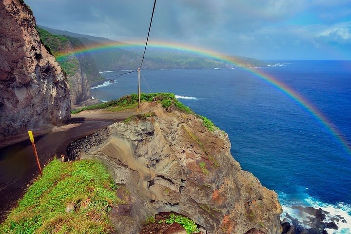 Malerische Road to Hana Tour auf Maui mit Wasserfällen, schwarzem Sandstrand und üppigem Regenwald, Foto 24 | wizardtrip