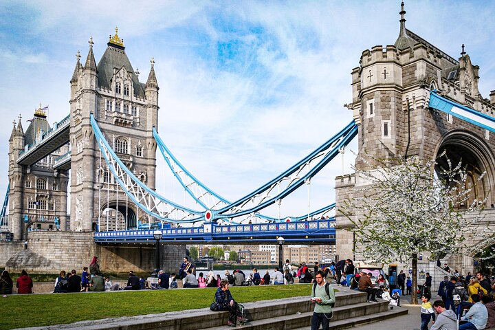 Early access tour of the Tower of London, Crown Jewels, and Tower Bridge in London, photo 12 | wizardtrip
