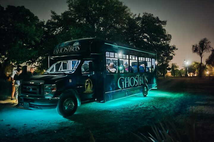 Figures fantomatiques et bâtiments historiques présentés lors du San Antonio Haunted Ghost Bus Tour, photo 18 | wizardtrip