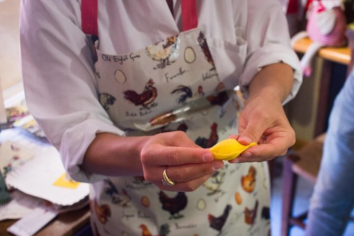 Een begeleide foodtour in Bologna, Italië, met lokale markten, pastamaken en proeverijen, foto 7 | wizardtrip