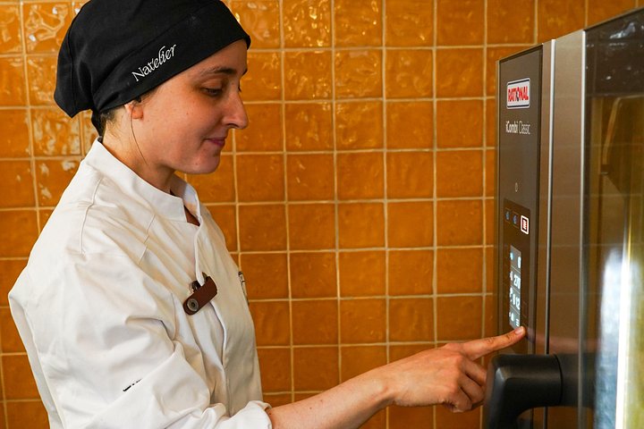Interactieve Pastel de Nata bakles in een bakkerij in Lissabon, foto 19 | wizardtrip