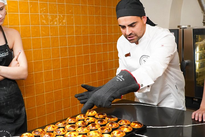 Interactieve Pastel de Nata bakles in een bakkerij in Lissabon, foto 24 | wizardtrip