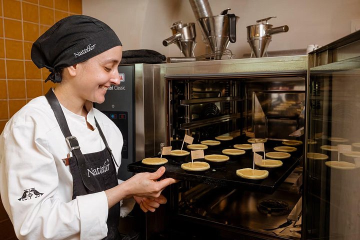 Interactieve Pastel de Nata bakles in een bakkerij in Lissabon, foto 31 | wizardtrip