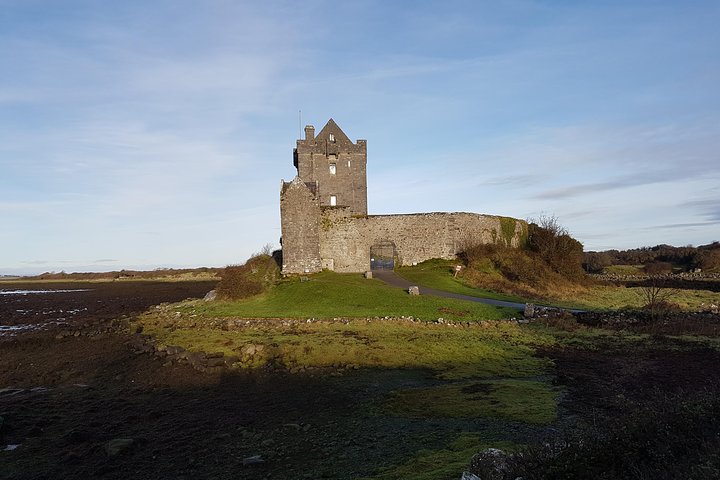 Tagestour zu den Cliffs of Moher und dem Burren von Galway, Irland, mit dramatischer Küstenlandschaft, Foto 7 | wizardtrip