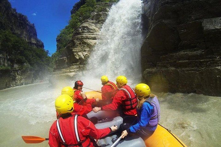 Avventura di rafting e river tubing negli scenografici canyon di Osumi, Albania, foto 6 | wizardtrip