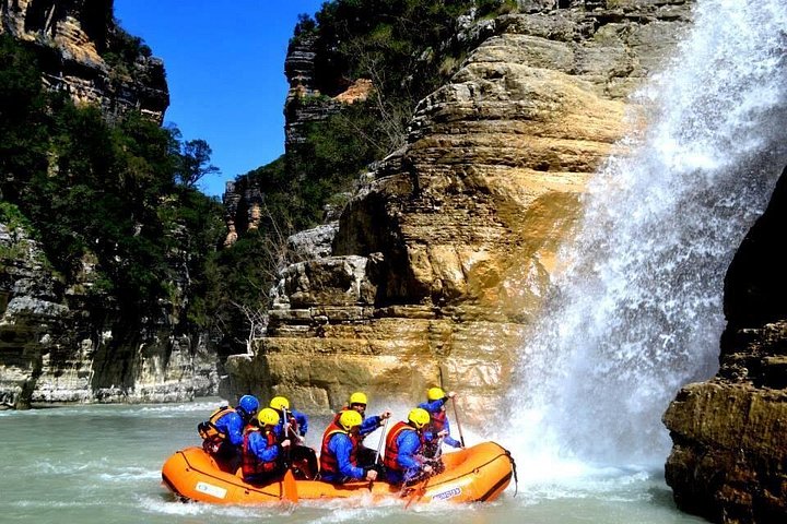 Avventura di rafting e river tubing negli scenografici canyon di Osumi, Albania, foto 7 | wizardtrip