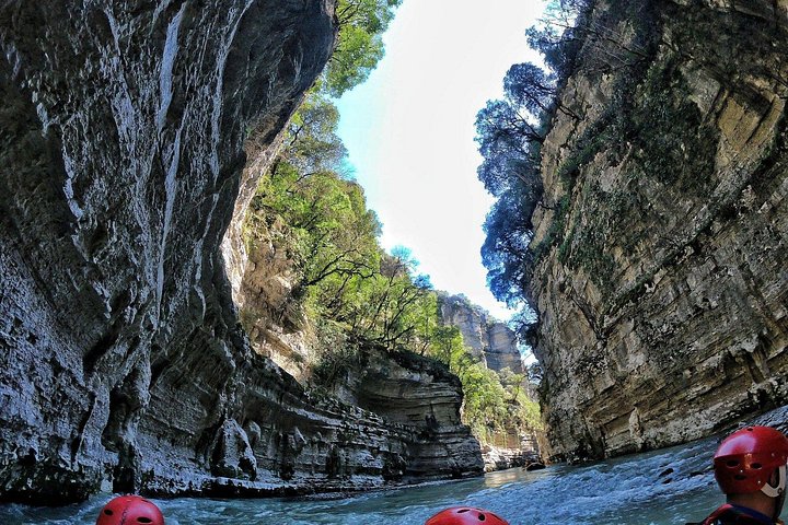 Avventura di rafting e river tubing negli scenografici canyon di Osumi, Albania, foto 8 | wizardtrip