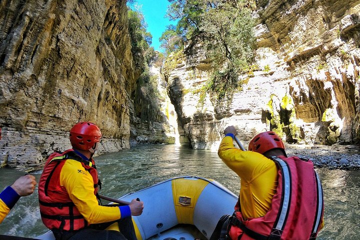 Avventura di rafting e river tubing negli scenografici canyon di Osumi, Albania, foto 9 | wizardtrip