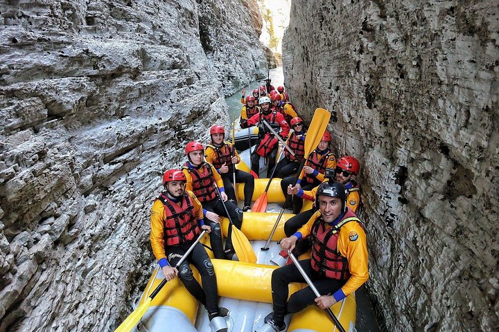 Avventura di rafting e river tubing negli scenografici canyon di Osumi, Albania, foto 14 | wizardtrip