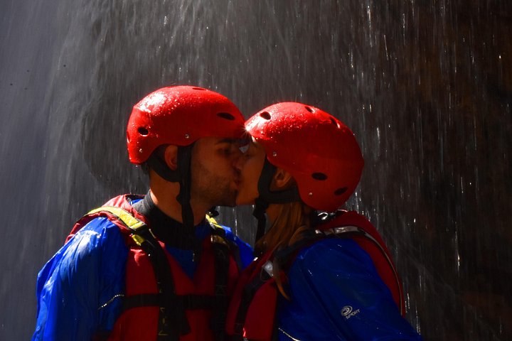 Avventura di rafting e river tubing negli scenografici canyon di Osumi, Albania, foto 24 | wizardtrip