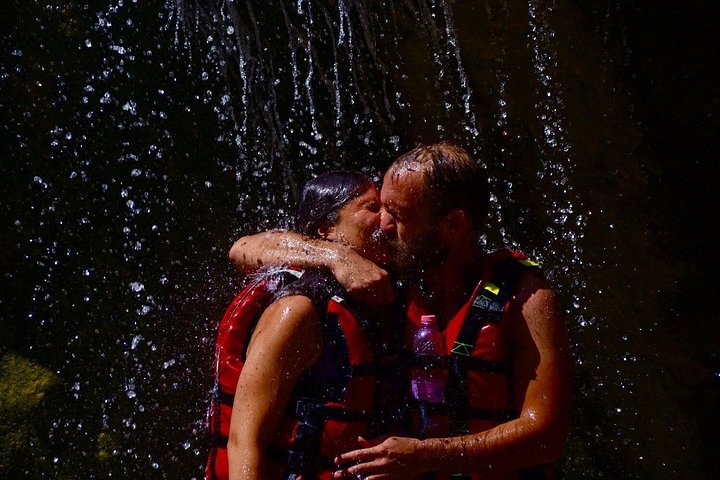 Avventura di rafting e river tubing negli scenografici canyon di Osumi, Albania, foto 28 | wizardtrip