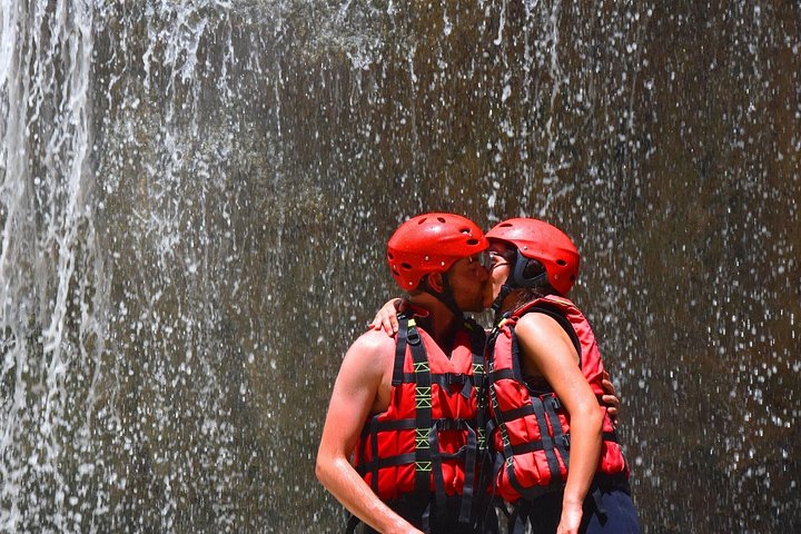 Avventura di rafting e river tubing negli scenografici canyon di Osumi, Albania, foto 32 | wizardtrip